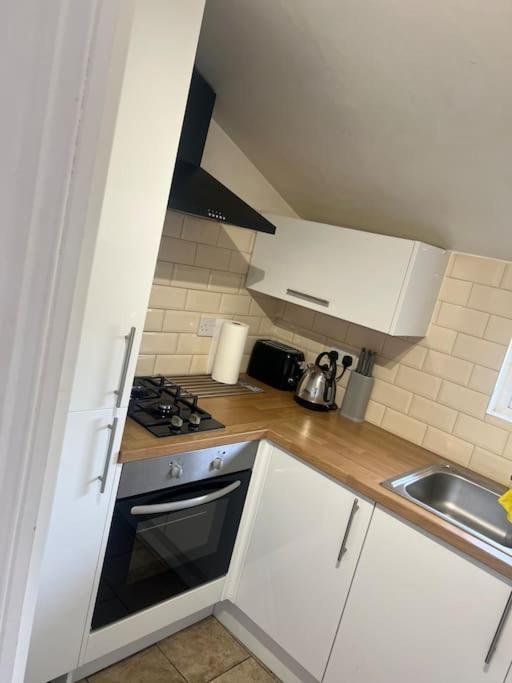 Apartament Large Modern Studio Flat Londyn Zewnętrze zdjęcie