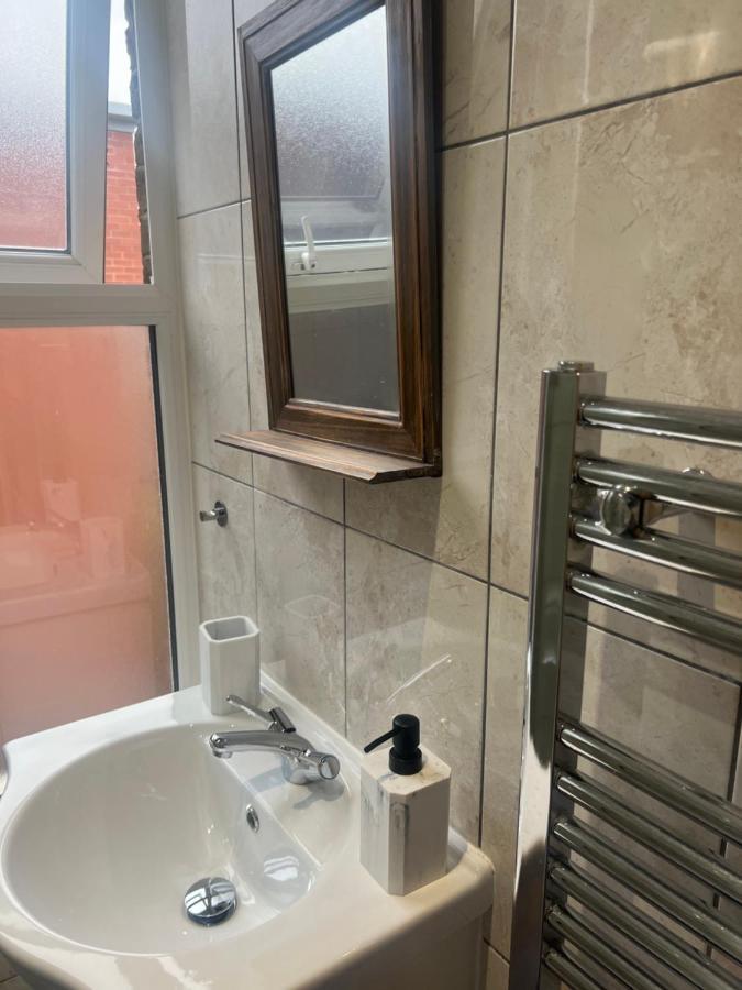 Apartament Large Modern Studio Flat Londyn Zewnętrze zdjęcie